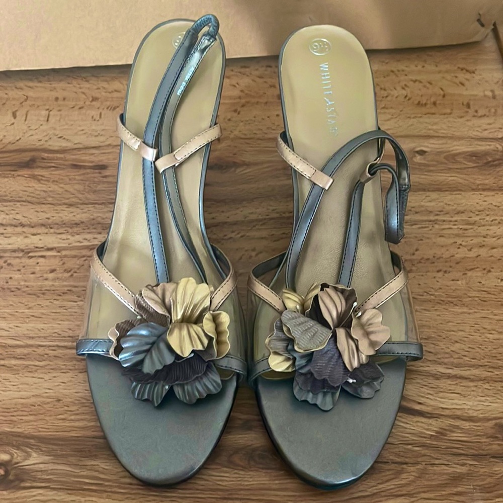Cute High heels with flowers (perfect for prom)
